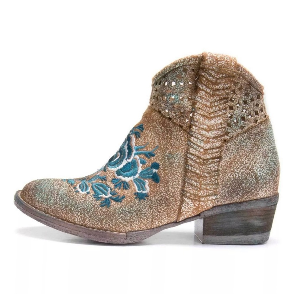 NEW Floral Embroidery Woven Cowboy Booties